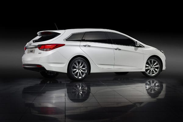 Angeboten wird der Hyundai i40 mit zwei Benzin- und einem Dieselmotor in zwei Leistungsstufen.