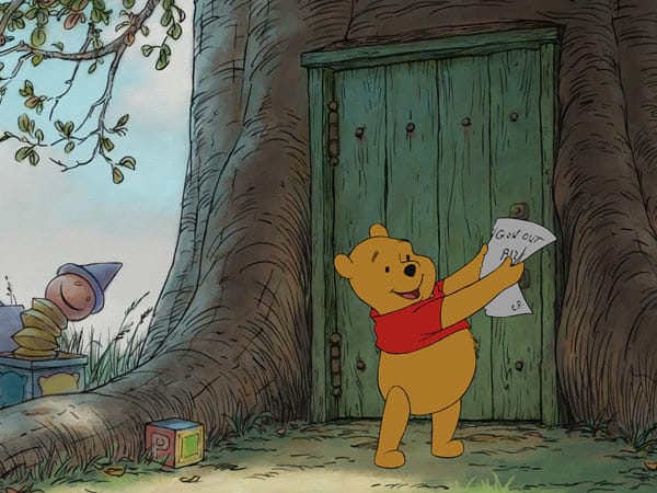 Ein wenig später erinnert Poohs Bauch den Bären indes noch an eine verpasste Mahlzeit. So ausgehungert begibt sich Pooh zu Christopher Robin, findet aber nur einen Zettel vor.