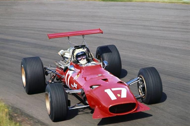 Ferraris 312 F1 aus dem Jahre 1968: Der Belgier Jacky Ickx war der erste Fahrer, der einen WM-Lauf mit einem Heckflügel gewinnen konnte.