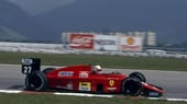 Und für noch eine innovative Idee ist Ferrari verantwortlich: 1989 konnten die Piloten, wie hier Nigel Mansell, erstmals die Schaltung am Lenkrad bedienen - absoluter Standard bis heute.