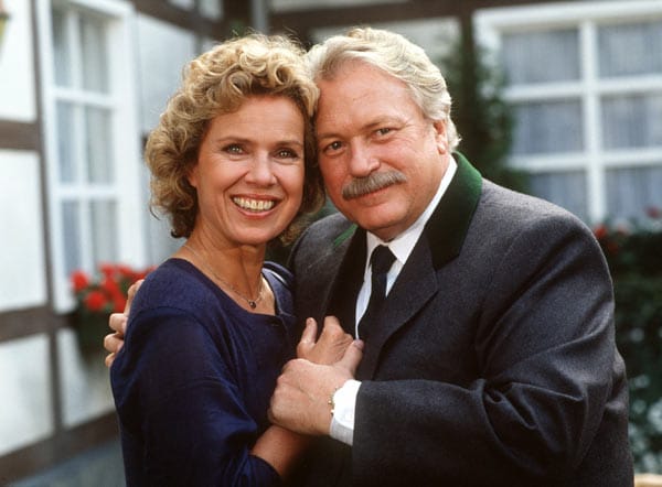 Die Serie lief von 1983 bis 1994 mit großem Erfolg im ZDF. An Witta Pohls Seite war Günther Strack zu sehen, der den liebenswürdigen Onkel Ludwig spielte.