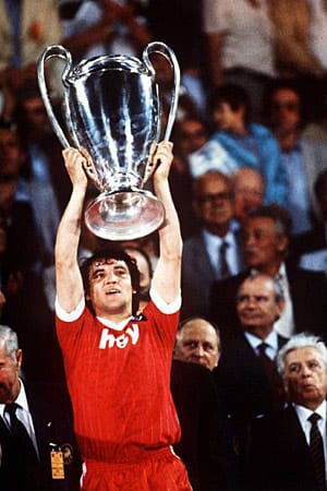 Sein größter Erfolg im Vereinsfußball war jedoch der Gewinn des Europapokals der Landesmeister 1983, wobei Magath im Endspiel gegen Juventus Turin das Tor zum 1:0-Endstand erzielte. Anschließend durfte der Schütze des Goldenen Tores die begehrte Trophäe in den Athener Abendhimmel stemmen.