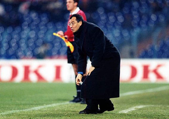 Kurze Zeit später (Oktober 1998) landete Magath auf der Trainerbank von Werder Bremen, um ein halbes Jahr danach aus dem Vertrag auszusteigen. Das Team stand zu diesem Zeitpunkt tief im Abstiegskampf, jedoch führte Magath den Verein ins DFB-Pokalfinale, das Thomas Schaaf als neuer Cheftrainer gewinnen konnte.