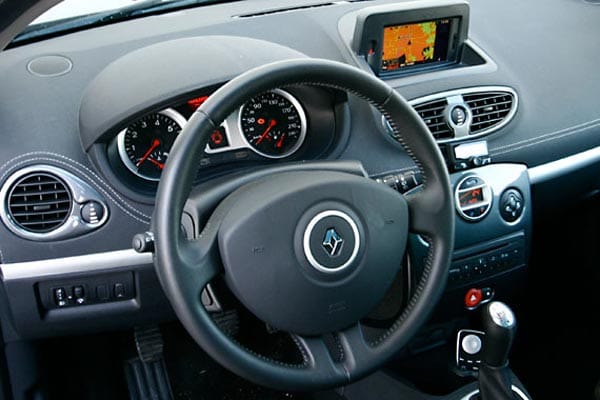 Cockpit im Renault Clio Grandtour.