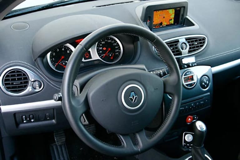 Cockpit im Renault Clio Grandtour.
