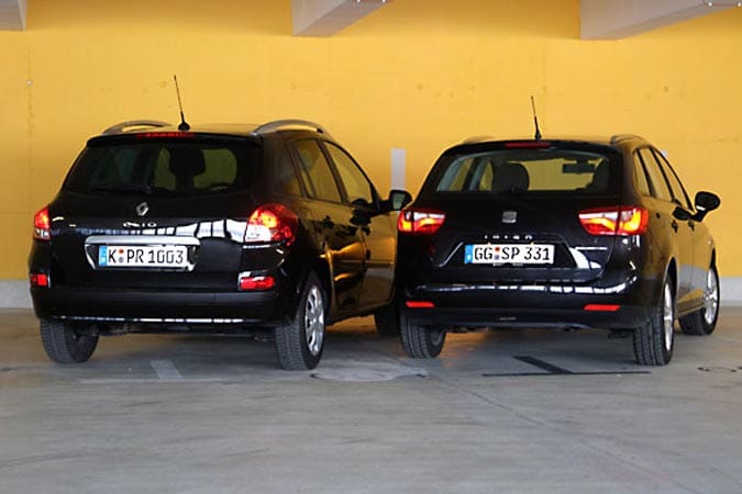 Beide Kombis kommen nur mit einem Fünf-Gang-Getriebe. Dennoch zeigen sich beide Modell sparsam. Der Normverbrauch des Seat liegt bei 5,1 Litern während der Renault 5,5 Liter auf 100 Kilometern benötigt.