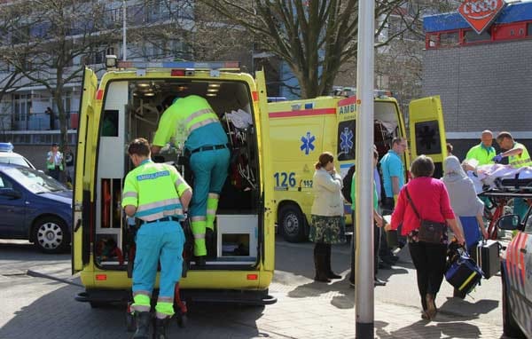 Amoklauf in den Niederlanden: In einem Einkaufszentrum bei Amsterdam schießt ein Mann mit einem Maschinengewehr wild um sich und tötet mindestens sechs Menschen und sich selbst.