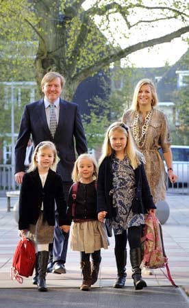 Der Ernst des Lebens beginnt: Gemeinsam mit Papa Willem-Alexander, Mama Máxima und ihren Schwestern Amalia und Alexia kam Prinzessin Arianae zu ihrer Einschulung.