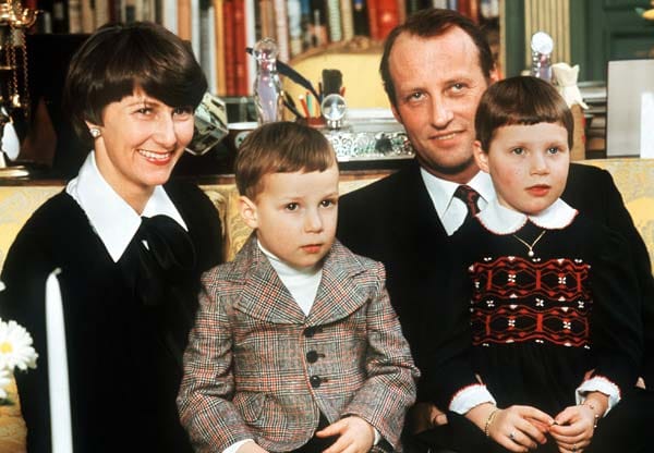 Die norwegische Königsfamilie im Jahr 1977