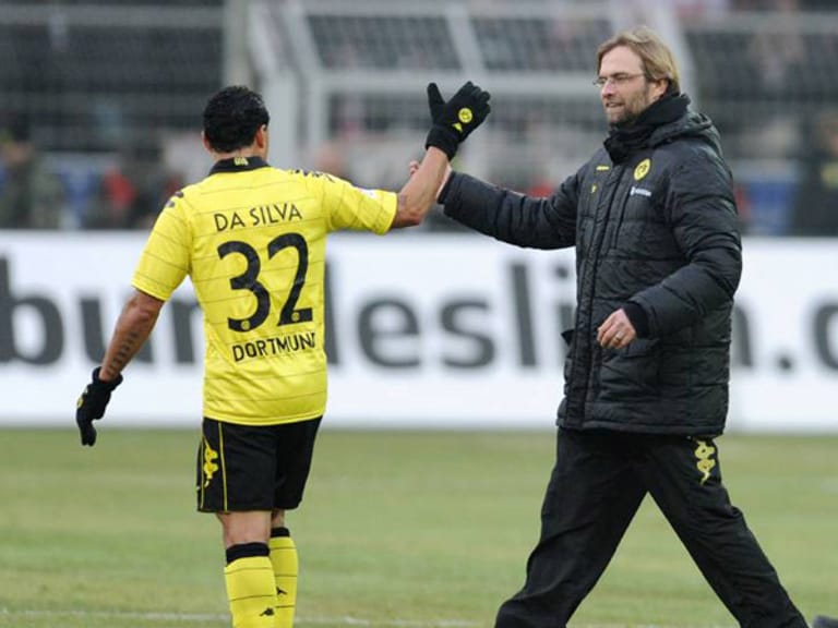 Nach den Stationen Stuttgart, Basel und Karlsruhe ist Da Silva wieder bei Klopp gelandet. Wegen der Verletzung von Nuri Sahin spielt der Mittelfeldspieler zum Ende der Dortmunder Meistersaison sogar eine tragende Rolle.