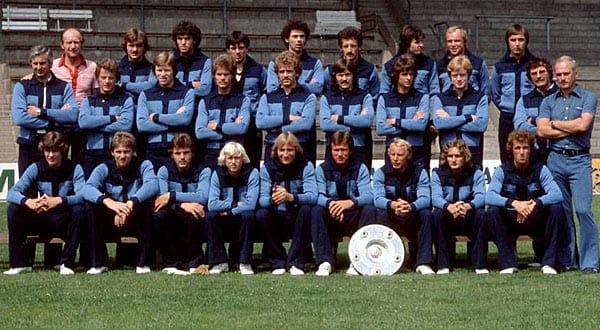 1977 sichert sich Heynckes mit der Borussia das Meister-Triple. Ein Jahr später beendet er seine Bundesligakarriere nach 369 Spielen und 220 Toren. Damit steht er auf Platz drei der ewigen Bundesliga-Torschützentabelle, hinter Gerd Müller (365) und Klaus Fischer (268).