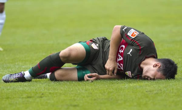 Timo Gebhart wird zum Saisonende den VfB Stuttgart nicht mehr unterstützen können. Der 22-Jährige wird sich bereits in den nächsten Tagen einer Operation am Sprunggelenk unterziehen und nicht wie vorher geplant nach Ablauf der Spielzeit.