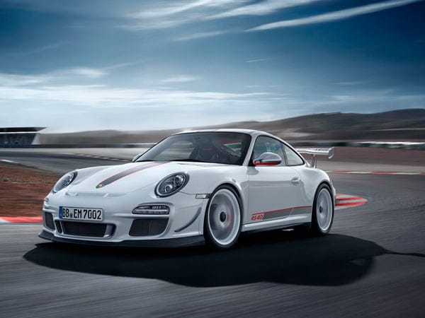 Die Nordschleife absolviert der 4-Liter-Porsche in 7 Minuten und 27 Sekunden.