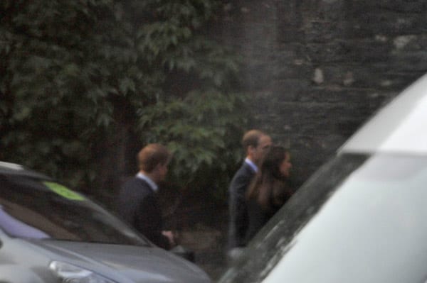 William und Kate haben am Mittwochabend schon einmal für ihren großen Auftritt am Freitag geprobt. Nun kann ja nichts mehr schiefgehen. William und Kate haben am Mittwochabend schon einmal für ihren großen Auftritt am Freitag geprobt. Nun kann ja nichts mehr schiefgehen.