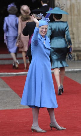 Die dänische Königin Margrethe kommt in der Westminster Abbey an.