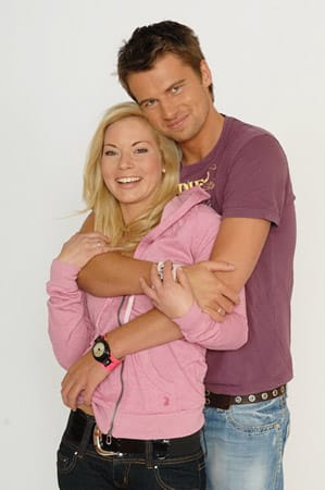 Auch ein Pärchen zieht ins "Big Brother"-Haus: Fabienne und Timmy haben nur drei Wochen nach ihrem Kennenlernen im März 2009 geheiratet.