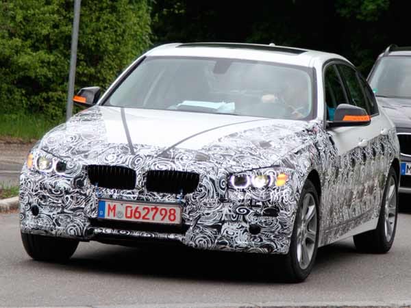 Erlkönig zeigt die komplette Front mit Niere und Scheinwerfern: Das wird der neue 3er von BMW.