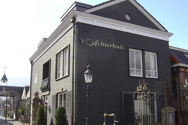 't Achterhuis in den Niederlanden vertreibt Historische Baustoffe.
