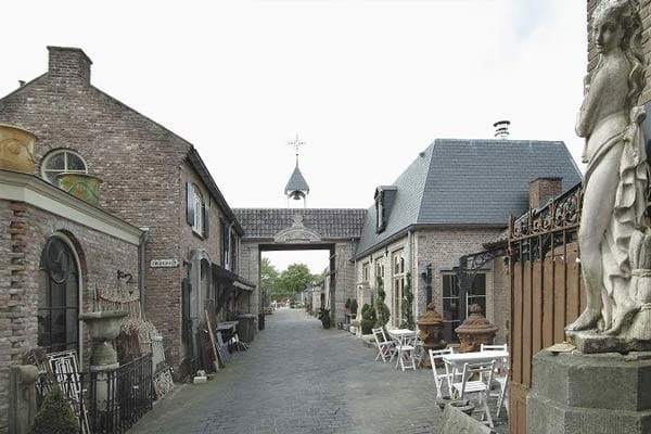 't Achterhuis in den Niederlanden vertreibt Historische Baustoffe.