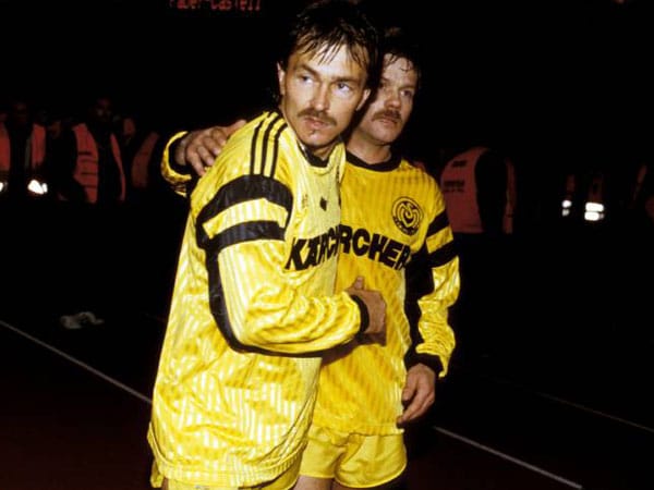 Die Saison 1991/92 begann verheißungsvoll für Duisburg. Der MSV stand nach 13 Spieltagen auf Platz zwei, am Ende der Hinrunde immerhin noch Rang sieben. Wegen Streitereien in der Mannschaft lief aber bei den Meiderichern immer weniger zusammen. Am Ende musste das Team als 19. noch absteigen.