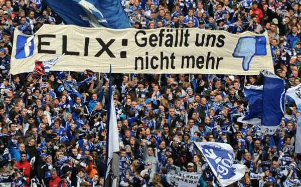 Die Stimmung bei den Königsblauen kippte nach dem Transferwirbel in der Winterpause zu ungunsten von Felix Magath. Sein Versuch, über Facebook mit den Fans in Kontakt zu treten, wurde zum Bumerang. Die Stimmung bei den Königsblauen kippte nach dem Transferwirbel in der Winterpause zu ungunsten von Felix Magath. Sein Versuch, über Facebook mit den Fans in Kontakt zu treten, wurde zum Bumerang.