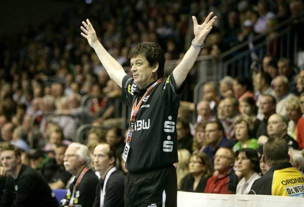 Seit 2004 ist Velimir Petkovic (55) Trainer bei Bundesligist Frisch Auf! Göppingen. Seine größten Erfolge feierte er mit Banja Luka (Bosnien-Herzegowina), wo er auch geboren ist: Als Spieler gewann Petkovic 1976 den Europapokal der Landesmeister, als Trainer 15 Jahre später den IHF-Pokal.