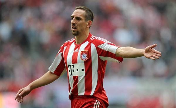 "Das ist Scheiße, wenn du Europa League spielen musst." Bayern Münchens Franck Ribery nach seinem Siegtor beim SC Freiburg. "Das ist Scheiße, wenn du Europa League spielen musst." Bayern Münchens Franck Ribery nach seinem Siegtor beim SC Freiburg.