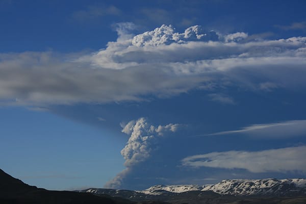 Auf Island ist der Vulkan Grimsvötn ausgebrochen. Die Rauchwolke ist mehrere Kilometer hoch.