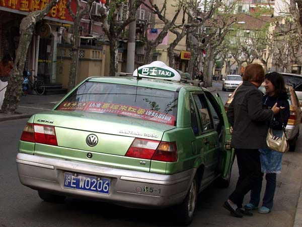 In Schanghai, wo der Santana im Joint Venture mit SAIC bis heute gebaut wird, erfreut sich das Modell speziell als Taxi nach wie vor großer Beliebtheit.