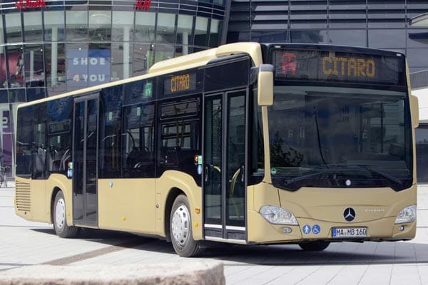 Der Mercedes-Benz Citaro zeigt sich nun optisch aufgefrischt. Der Citaro ist mit über 30.000 Exemplaren einer der erfolgreichsten Stadtbusse.