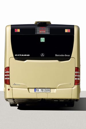 Heck beim neuen Citaro. Vor allem an der Sicherheit hat der Hersteller gearbeitet. Erstmals ist für den Stadtlinienbus das Elektronische Stabilitätsprogramm ESP verfügbar.