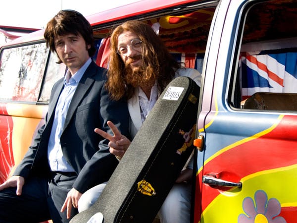 Rocco (Salvatore Ficarra) und Michele (Valentino Picone) haben eine große Leidenschaft: ihre Beatles Coverband. Ihre Frauen können das nicht nachvollziehen, was immer wieder für Krach sorgt. Rocco (Salvatore Ficarra) und Michele (Valentino Picone) haben eine große Leidenschaft: ihre Beatles Coverband. Ihre Frauen können das nicht nachvollziehen, was immer wieder für Krach sorgt.