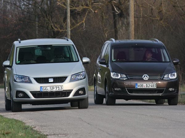 Seat Alhambra gegen VW Sharan - zwei fast identische Vans.