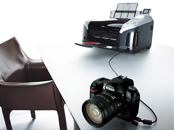 Viele moderne Kameras haben einen USB-Anschluss und können darüber Bilder direkt an einen Drucker senden. Die Steuerung erfolgt meist über den PictBridge-Standard.