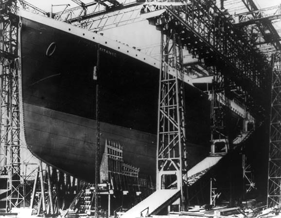 Ein modernes Schiff, gebaut von den renommiertesten Ingenieuren, nach den neuesten Standards der Zeit. Ein modernes Schiff, gebaut von den renommiertesten Ingenieuren, nach den neuesten Standards der Zeit.