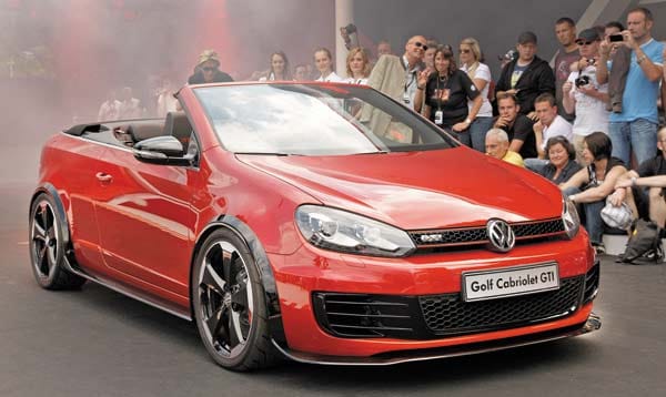 Gezeigt wird das VW Golf GTI Cabriolet beim GTI-Treffen am Wörthersee 2011.