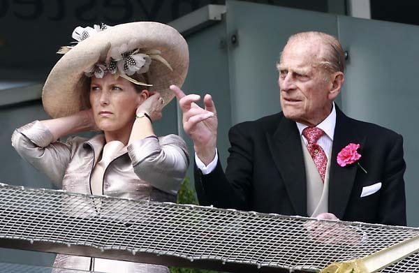 Prinz Philip mit seiner Schwiegertochter Sophie. Sie ist mit seinem jüngsten Sohn Edward verheiratet.