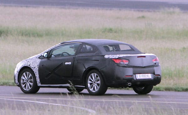 Spätestens 2013 dürfte das neue Opel Astra Cabrio beim Händler stehen