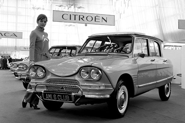 Auch auf dem Pariser Automobilsalon 1968 ist der Mittelklässler ein Blickfang der Marke.