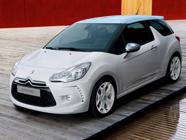 Ein junges Mitglied in der Riege der stärksten Kleinwagen ist der Citroën DS3. Der Luxus-Kleinwagen DS3 150 THP mit 156 PS schafft immerhin 214 km/h und den Sprint von 0 auf 100 in 7,3 Sekunden. Der DS3 kostet 20.300 Euro.
