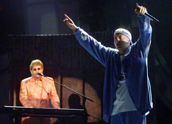 Elton John (l.) und Eminem