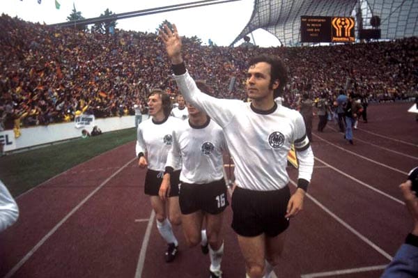 Franz Beckenbauer: Der Kaiser gab von 1971 bis 1977 die Richtung vor. Nach 50 Spielen war durch seinen Wechsel zu Cosmos New York Schluss, denn im Ausland tätige Spieler wurden damals für die DFB-Auswahl nicht berücksichtigt. "Wir brauchen ihn nicht", sagte der damalige DFB-Präsident Hermann Neuberger.