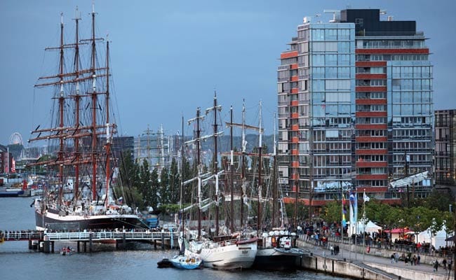 Anfassen erlaubt: Bei der 118. Kieler Woche liegen viele alte Traditionssegler angetäut im Hafen.
