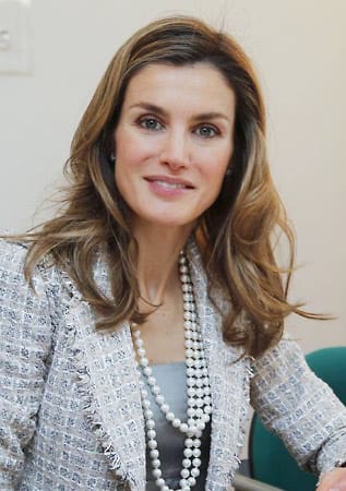 Letizia von Spanien ist die Ehefrau des spanischen Thronfolgers Felipe und hat zwei Töchter. Die ehemalige Journalistin war schon unter anderem bei den Fernsehsendern "Bloomberg" und "CNN+" tätig.