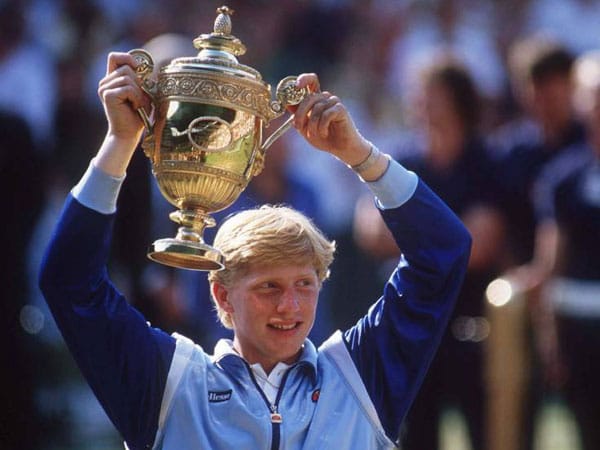 Der Anfang einer Ära: 1985 schafft Boris Becker die Sensation und gewinnt als erster deutscher und zudem jüngster Spieler aller Zeiten den Grand-Slam-Titel von Wimbledon.