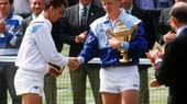 Im Jahr darauf bezwingt er seinen großen Rivalen Ivan Lendl mit 6:4, 6:3 und 7:5 und kann damit seinen zweiten Finalsieg feiern. Der Tscheche, mit dem Becker sich in insgesamt drei Grand-Slam-Turnieren im Endspiel gegenübersteht, kann auch im darauffolgenden Jahr im Wimbledonfinale nicht gewinnen.