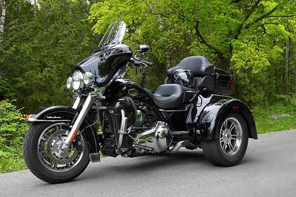 Seit zwei Jahren ist das Harley-Trike Tri Glide Ultra Classic in den USA erhältlich - jetzt kommt man auch hierzulande in den dreirädrigen Genuss der besonderen Art.