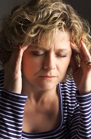Chronische Schmerzen: Chronische Schmerzen - ein Warnsignal für ein Burn-out-Syndrom - insbesondere andauernde Kopfschmerzen oder Muskelverspannungen.