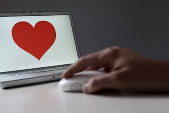 Tipps zur Sicherheit beim ersten Date mit Onlinechatpartnern