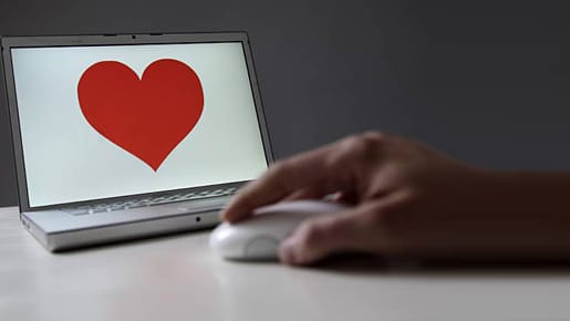 Tipps zur Sicherheit beim ersten Date mit Onlinechatpartnern